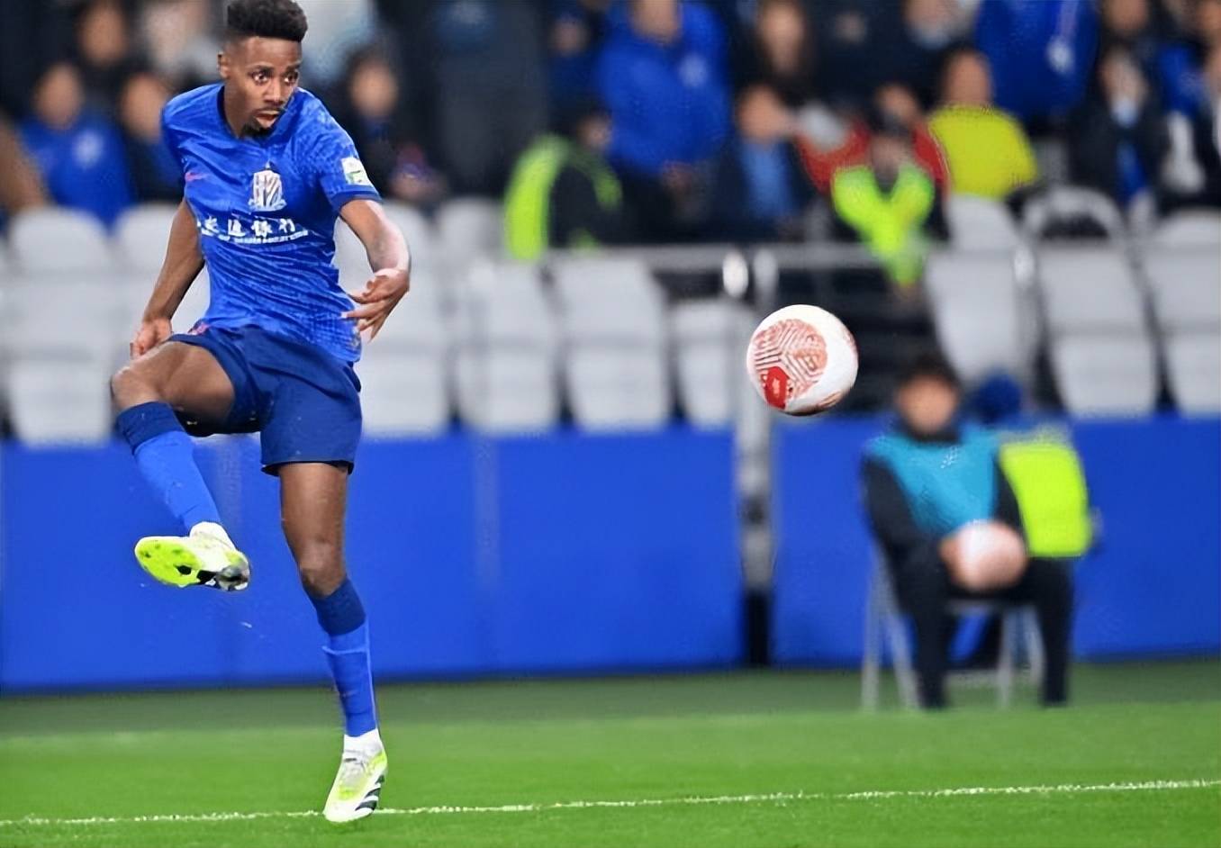 关于窗口期突围战来临，上海申花围绕西甲强势反弹，态度坚定，细节决定成败的信息