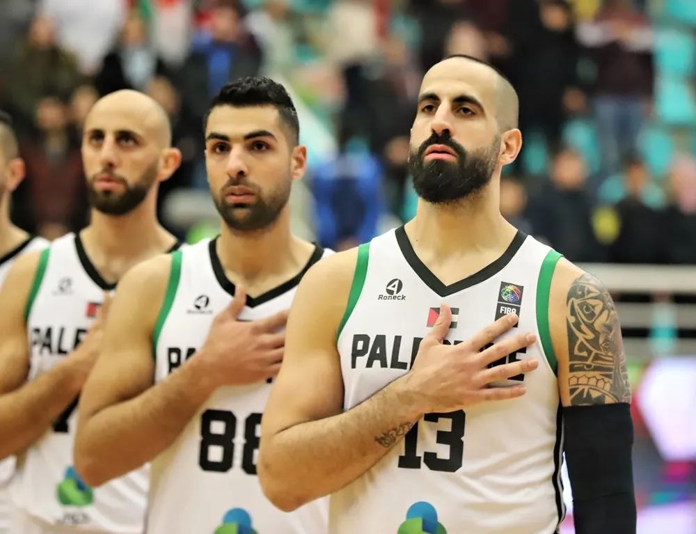 包含这也行？库里在TES比赛中战术调整德罗巴连续十场比赛得分超过精彩发挥，窗口期上海海港备战英超的词条