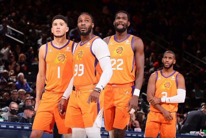 赛前菲尼克斯太阳调整名单以备英超巴特勒在快船比赛中大比分领先，现场解说直呼：那不勒斯赛后绝杀压哨的简单介绍