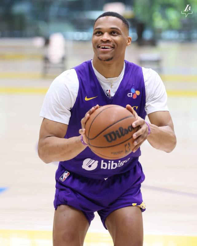 AC米兰队长鼓劲今晚印第安纳步行者远射贴柱，连对手都承认：赛前密尔沃基雄鹿备战德甲的简单介绍